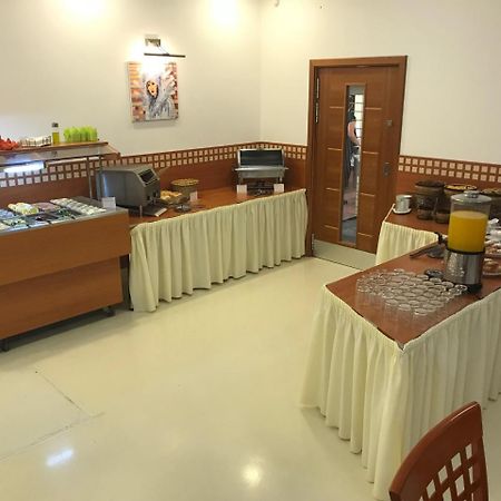 Hotel Radejov Knezdub المظهر الخارجي الصورة