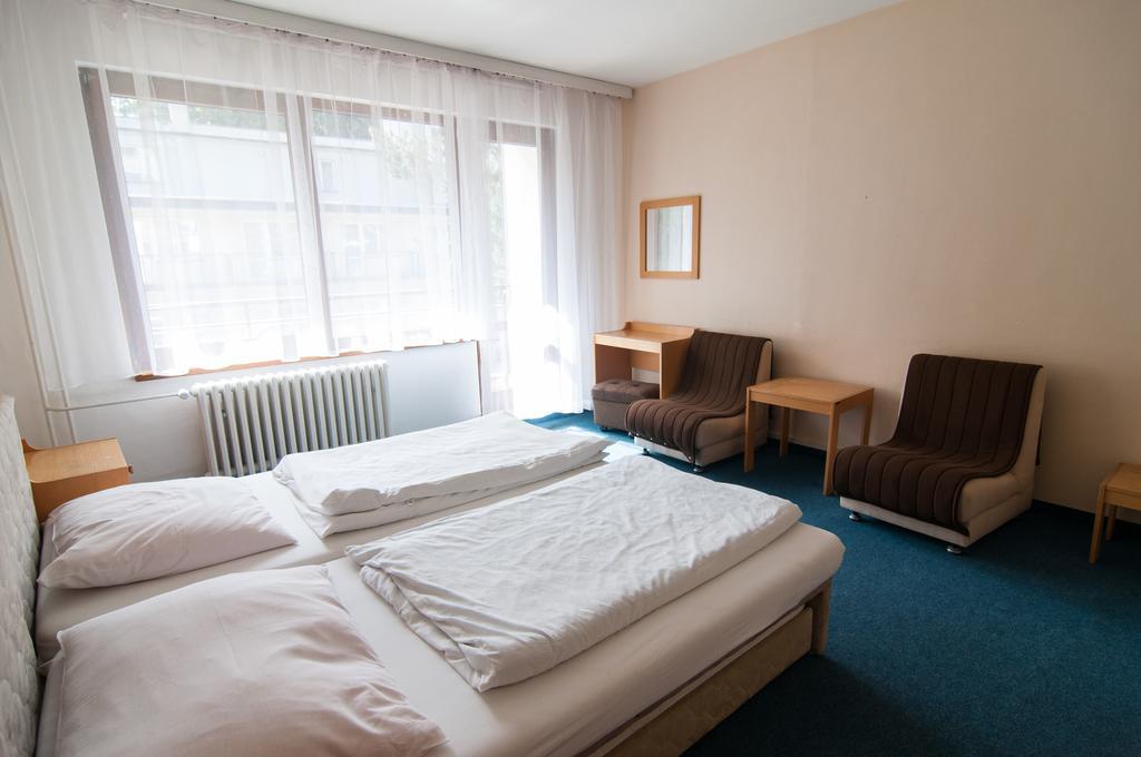 Hotel Radejov Knezdub المظهر الخارجي الصورة