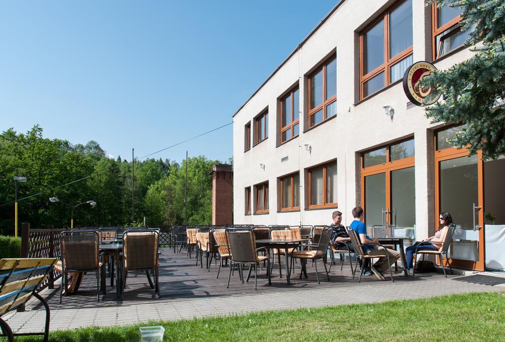 Hotel Radejov Knezdub المظهر الخارجي الصورة