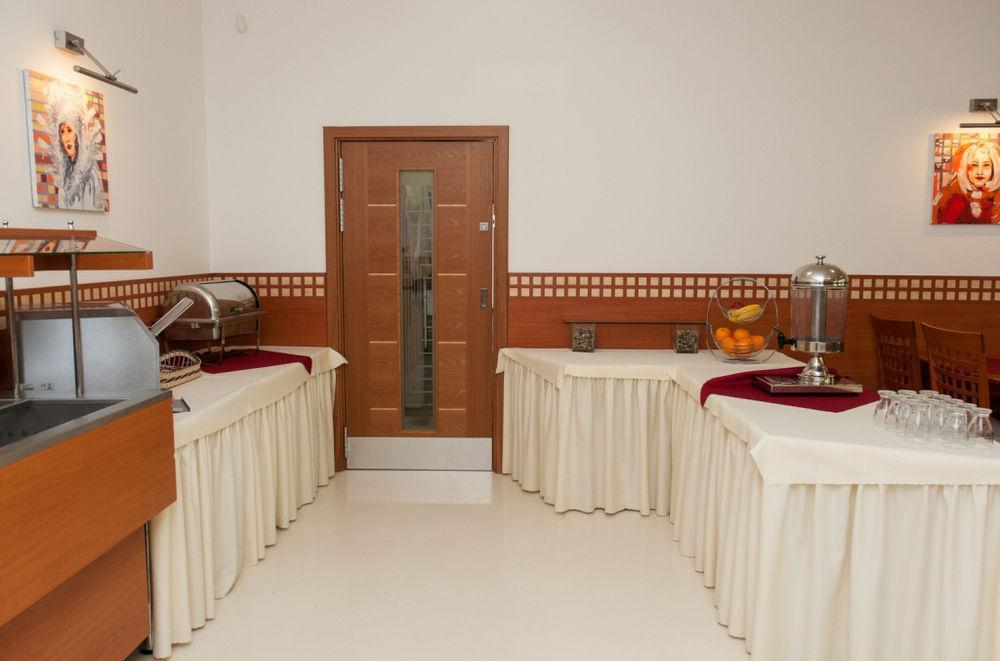 Hotel Radejov Knezdub المظهر الخارجي الصورة