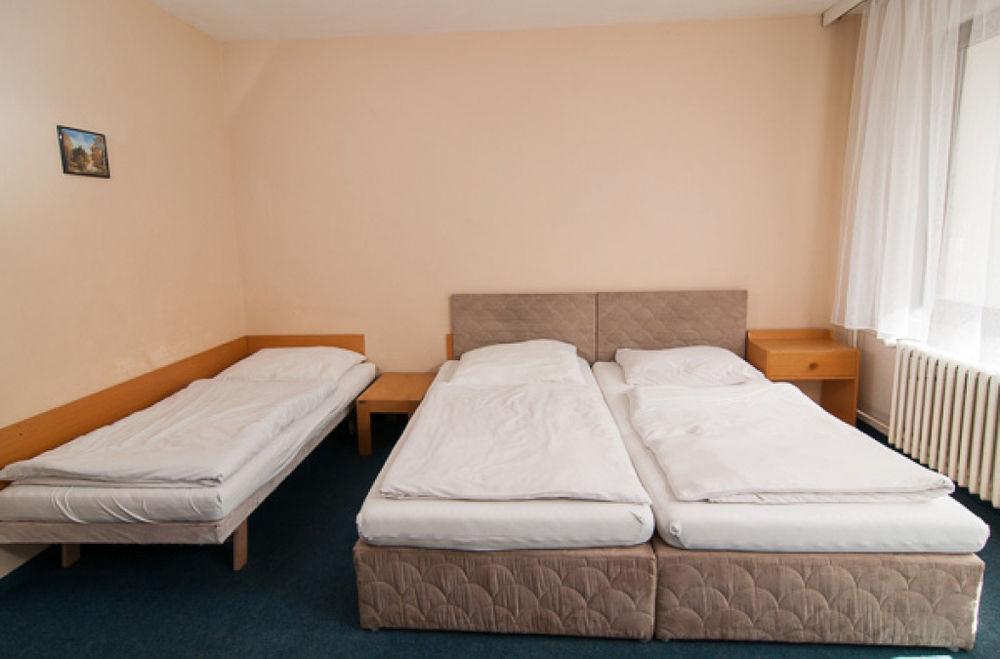 Hotel Radejov Knezdub المظهر الخارجي الصورة