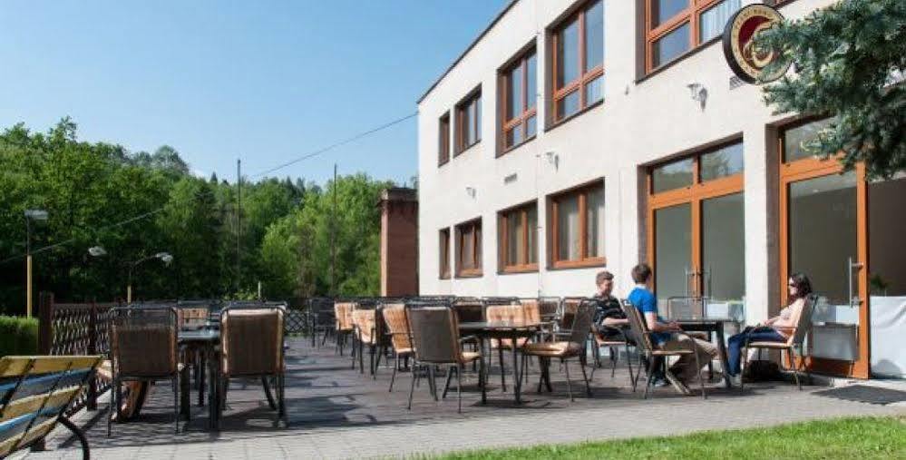 Hotel Radejov Knezdub المظهر الخارجي الصورة