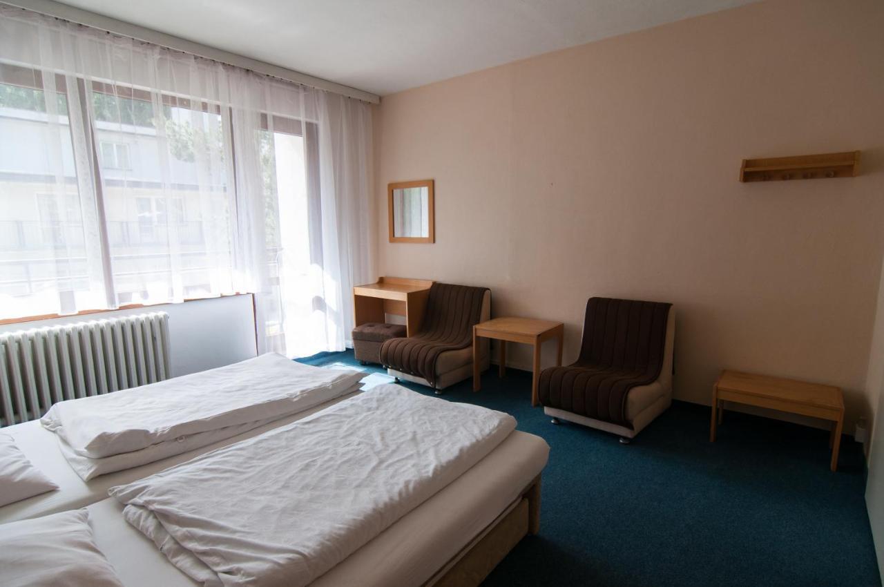 Hotel Radejov Knezdub المظهر الخارجي الصورة